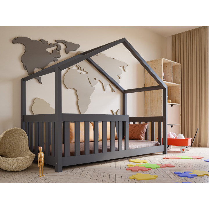 Łóżko domek dla dzieci z drewna sosnowego – bezpieczne i solidne