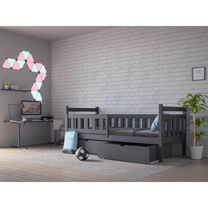 Tapczan SŁAWEK – łóżko dziecięce z barierką, drewno sosnowe