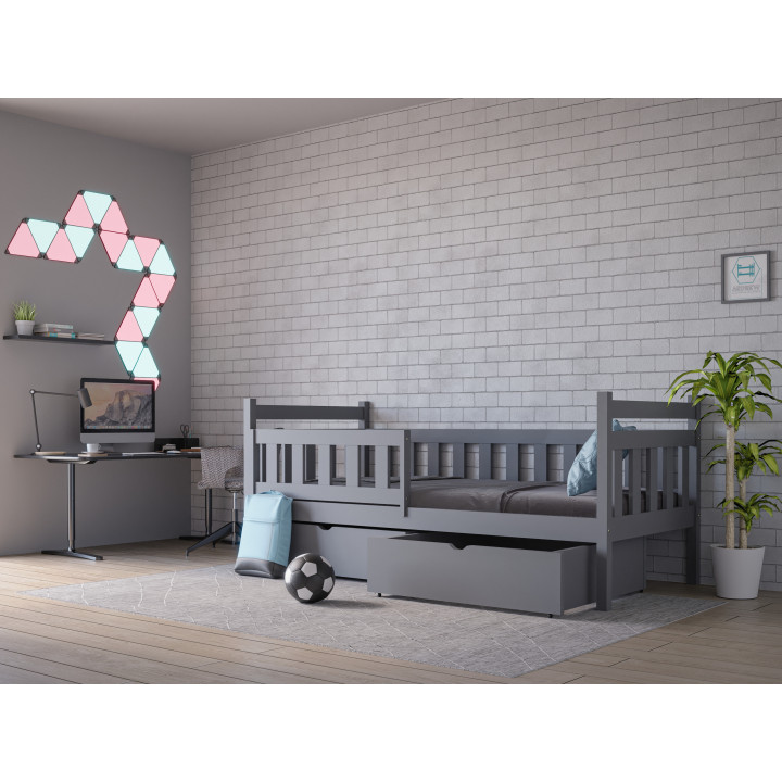 Tapczan SŁAWEK – łóżko dziecięce z barierką, drewno sosnowe