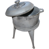 Cast iron pots / roasters